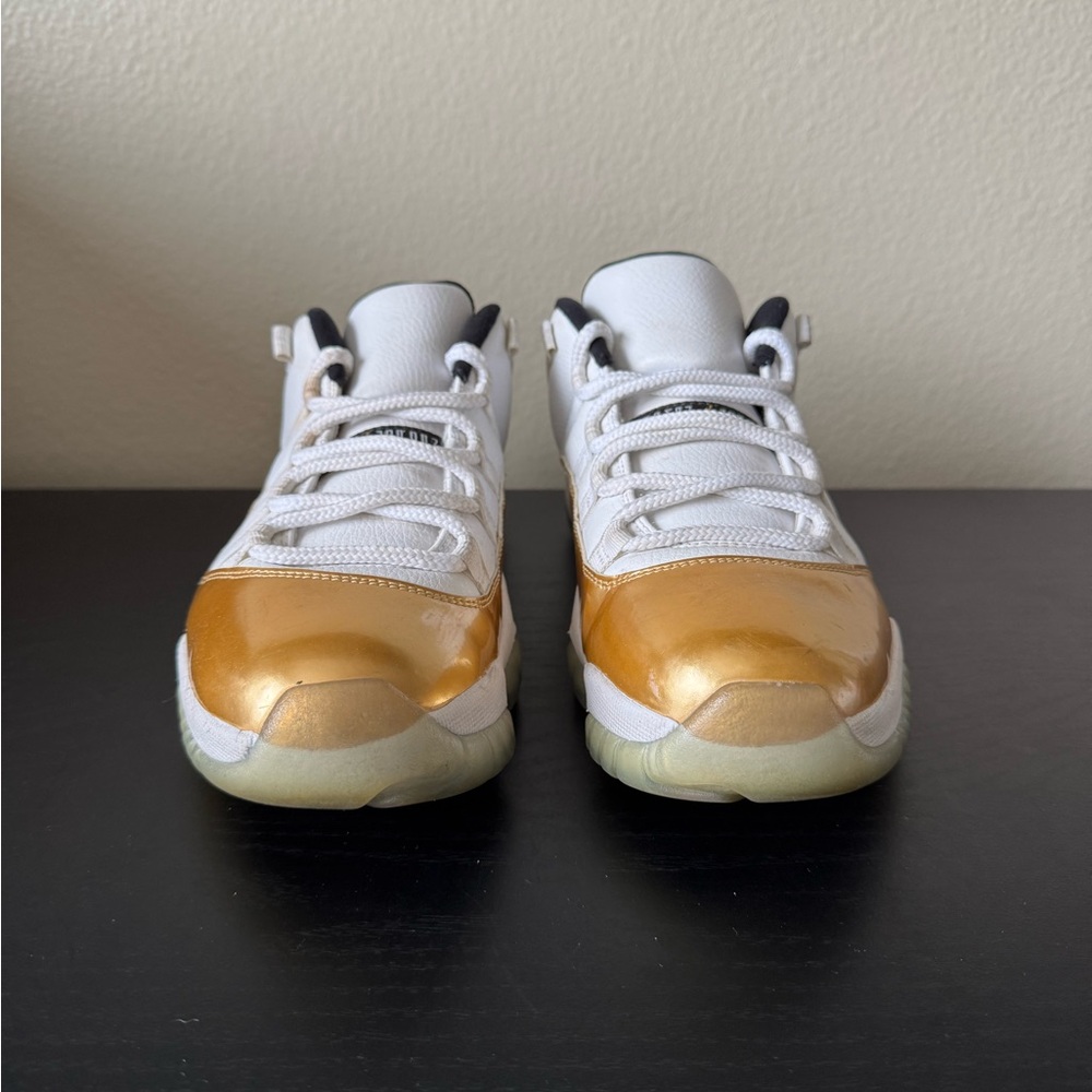 Size 9 Men / 10.5 Women Air Jordan 11 Retro Low Closing Ceremony